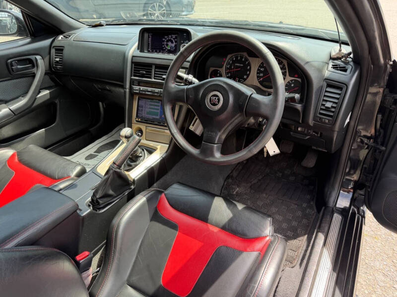 2000 Nissan Skyline