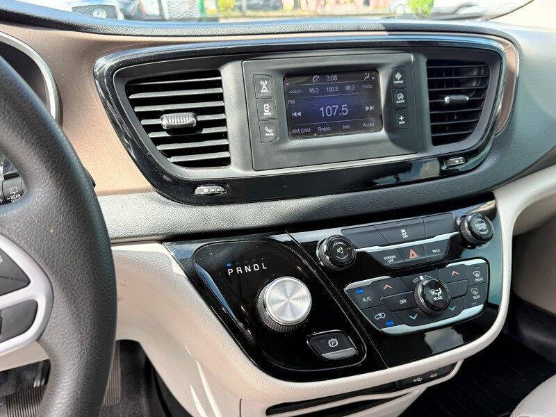 2017 Chrysler Pacifica Touring