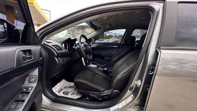 2017 Mitsubishi Lancer ES