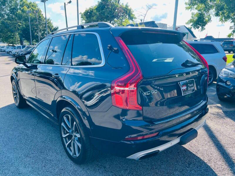 2016 Volvo XC90 T6 Momentum