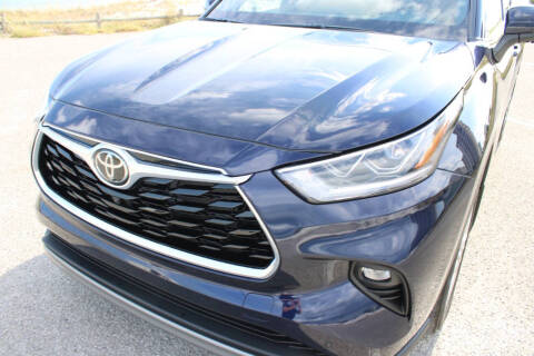 2025 Toyota Highlander Hybrid Platinum