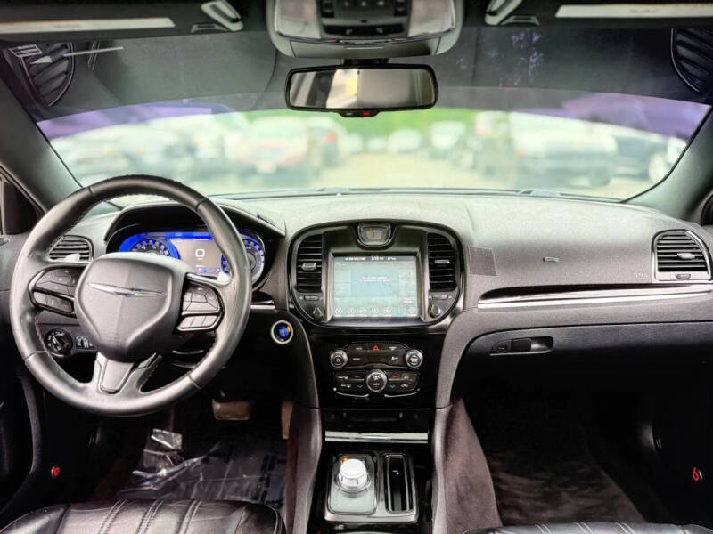 2017 Chrysler 300