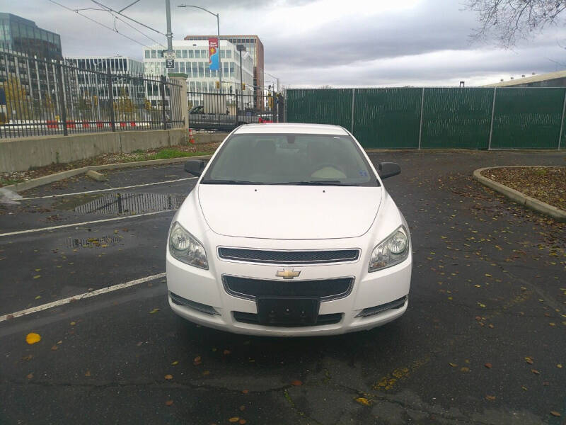 2009 Chevrolet Malibu Fleet photo 2