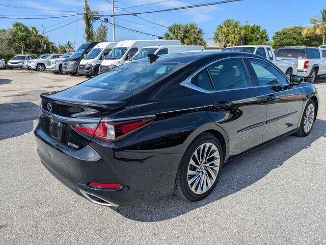 2022 Lexus ES 350 Ultra Luxury