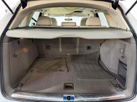 2011 Audi Q5 2.0T quattro Premium Plus