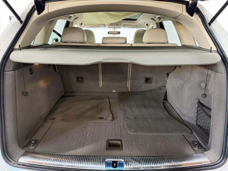 2011 Audi Q5 2.0T quattro Premium Plus