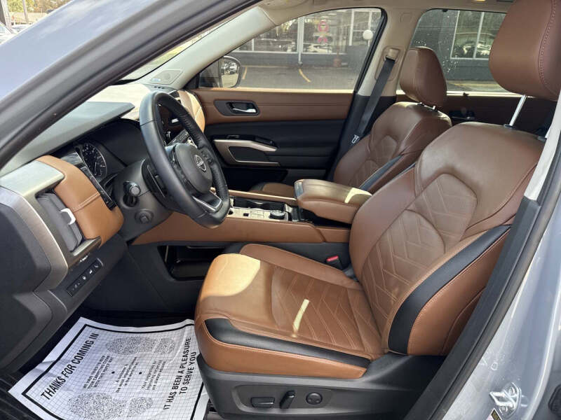 2022 Nissan Pathfinder Platinum