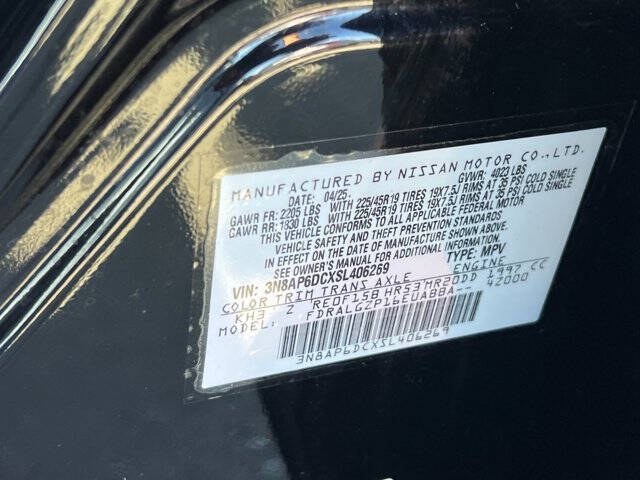 2025 Nissan Kicks SR