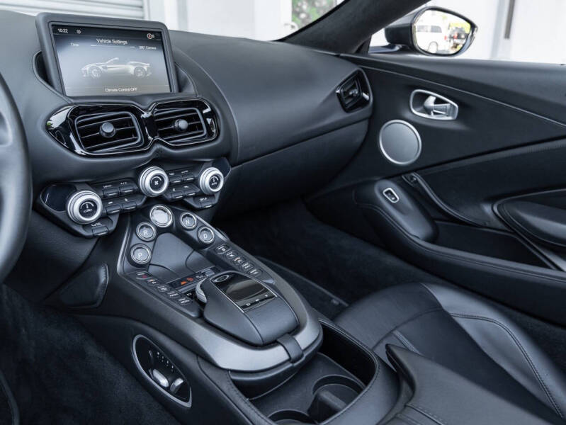 2021 Aston Martin Vantage