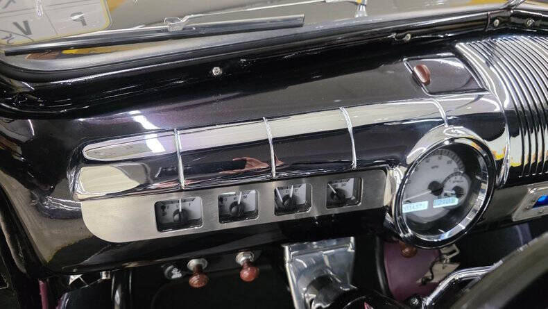 1942 Ford Super Deluxe