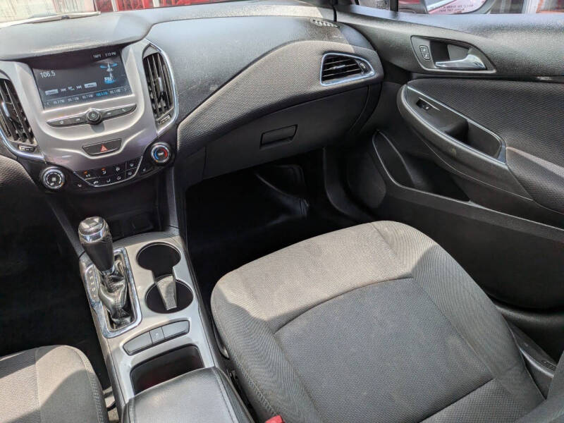2017 Chevrolet Cruze LT Auto