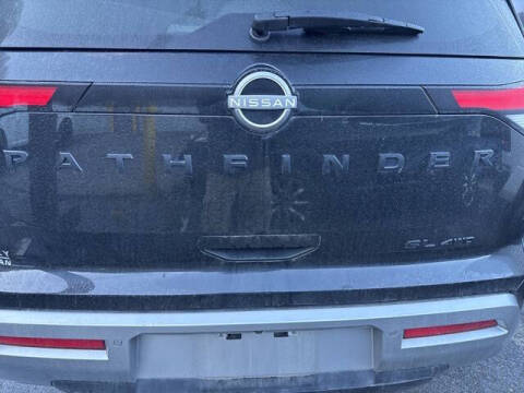 2023 Nissan Pathfinder SL