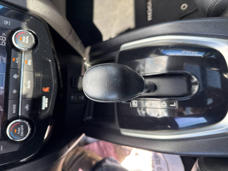 2015 Nissan Rogue SL