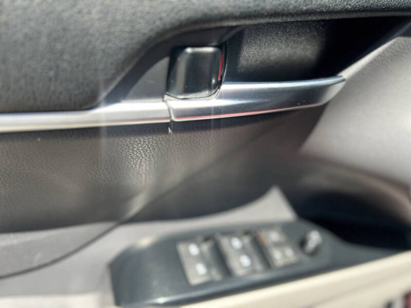 2018 Toyota Camry SE