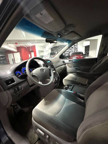 2007 Toyota Sienna LE 7-Passenger