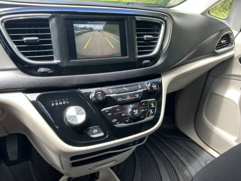 2020 Chrysler Pacifica Touring