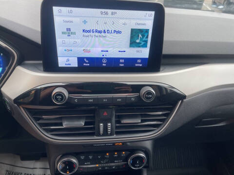 2022 Ford Escape Hybrid SEL