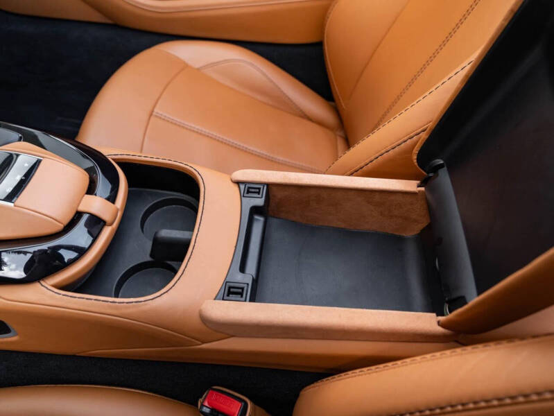 2021 Aston Martin Vantage