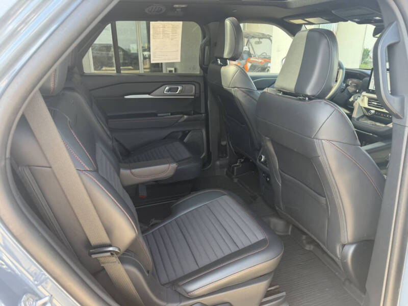 2025 Ford Explorer ST-Line