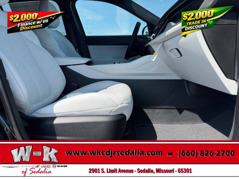 2026 Jeep Cherokee Laredo