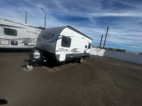 2017 Rv Salem Cuiise for sale at PREMIERMOTORS  INC. in Milton Freewater OR