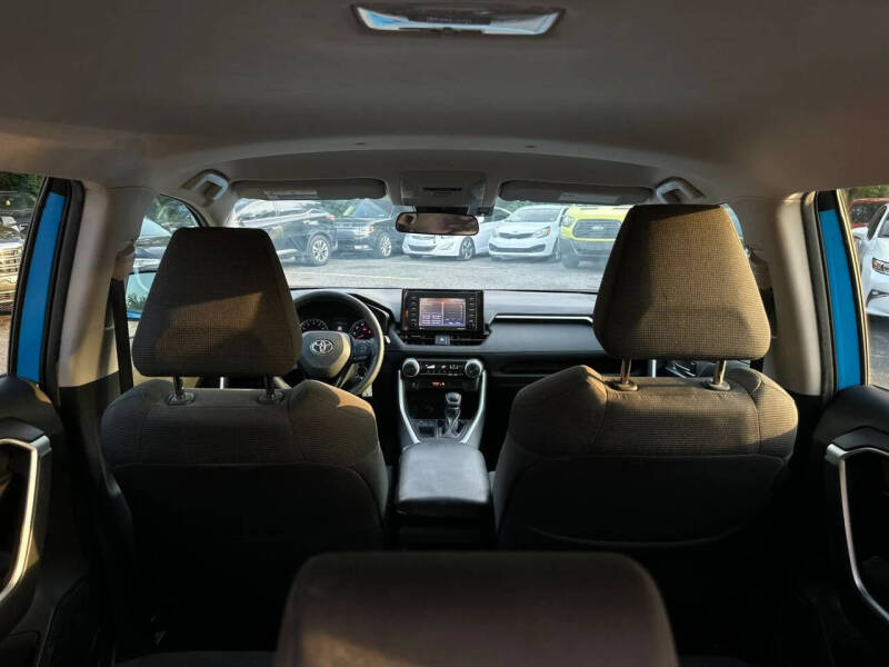 2020 Toyota RAV4 LE