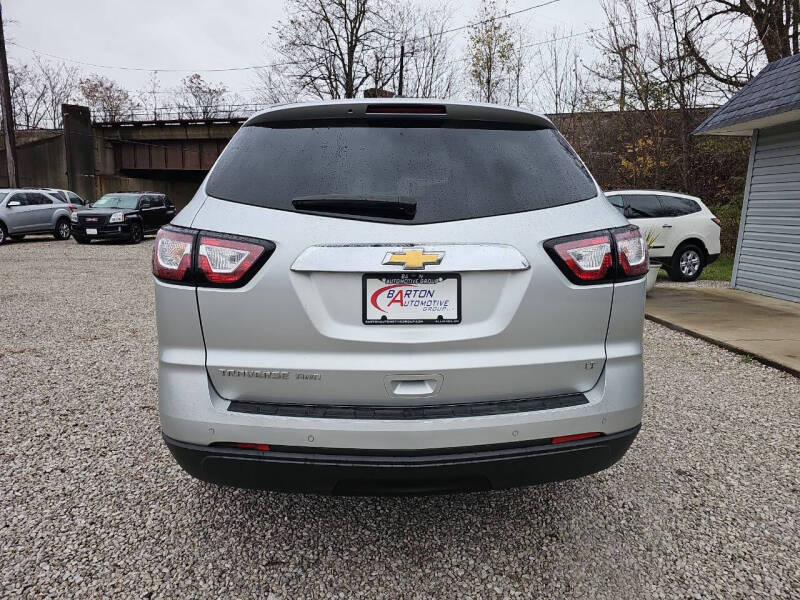 2017 Chevrolet Traverse 2LT photo 4