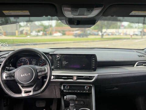 2022 Kia K5 GT-Line