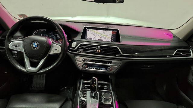 2022 BMW 7 Series 740i