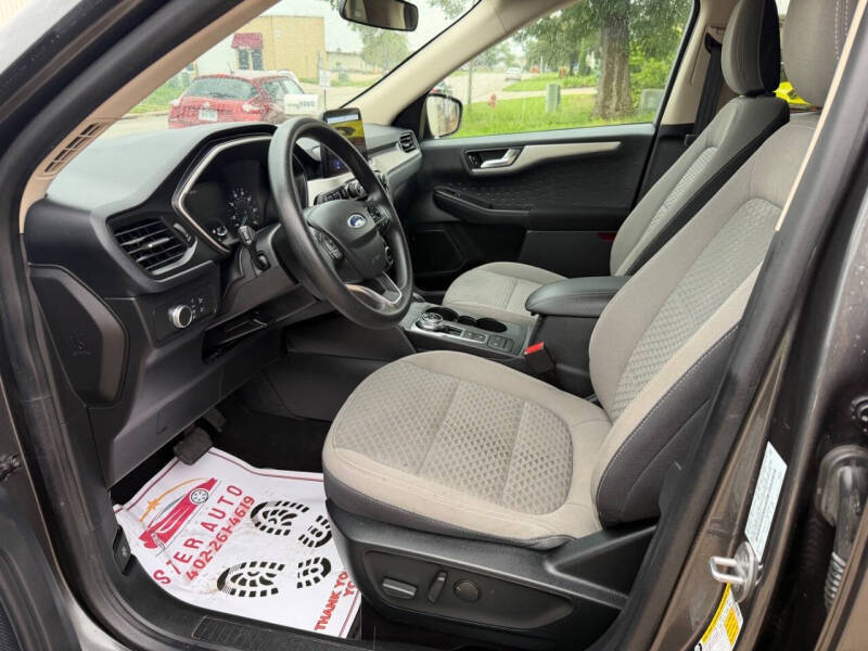 2020 Ford Escape SE
