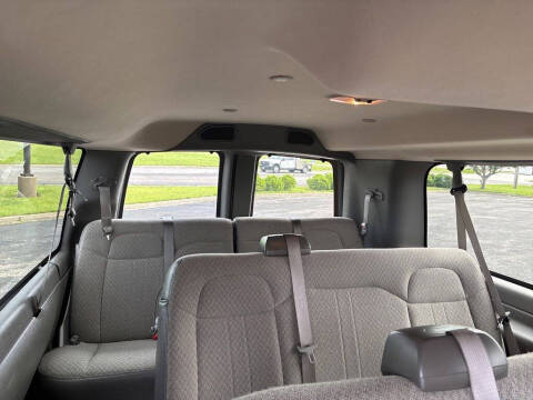 2025 Chevrolet Express LT 3500