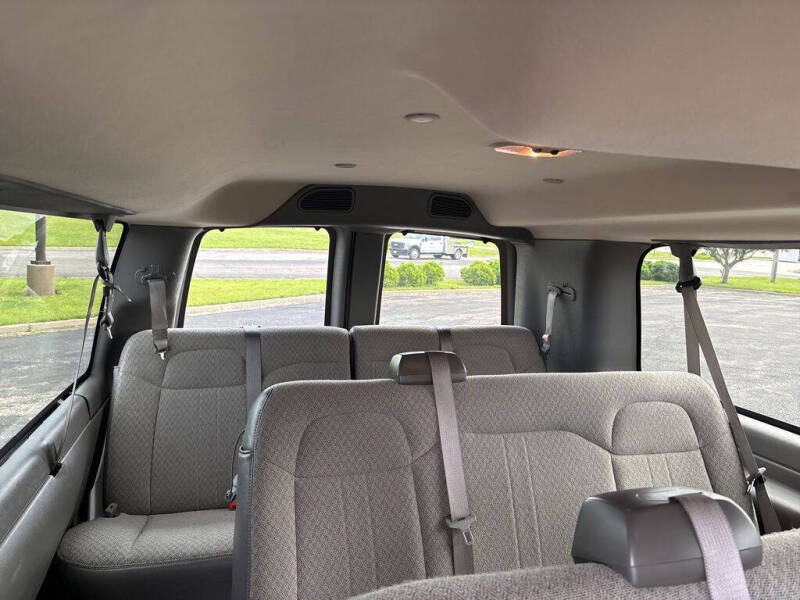2025 Chevrolet Express LT 3500