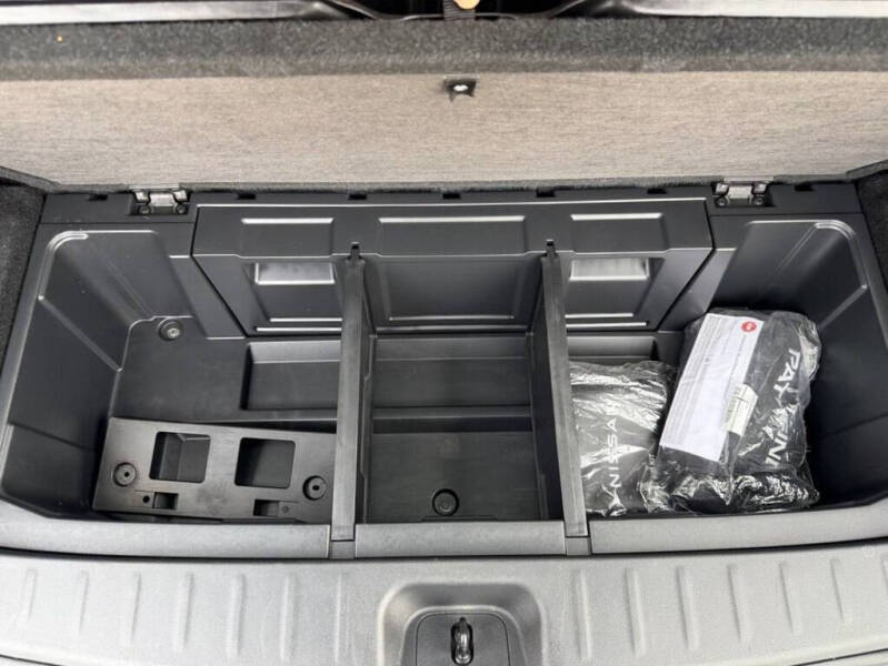 2022 Nissan Pathfinder SV