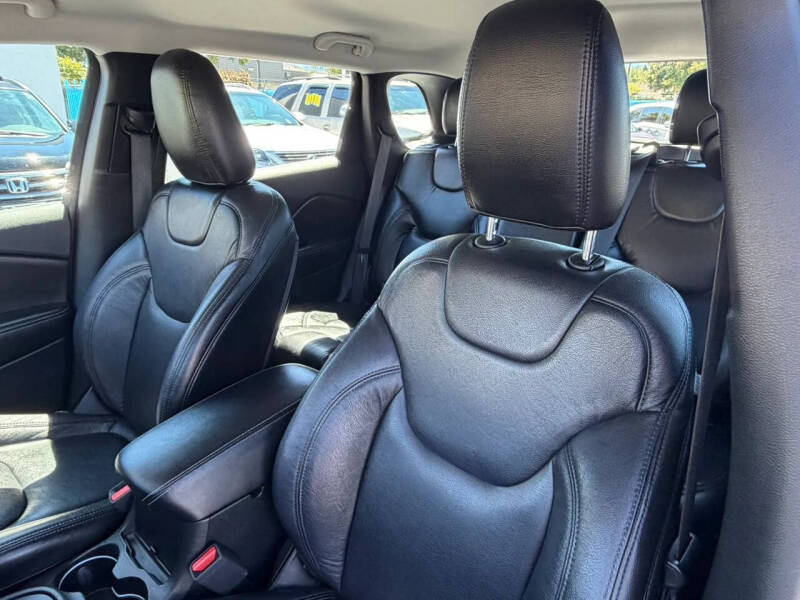 2019 Jeep Cherokee Latitude