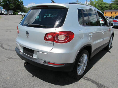2011 Volkswagen Tiguan SEL 4Motion