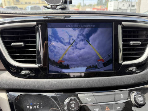 2017 Chrysler Pacifica Touring-L