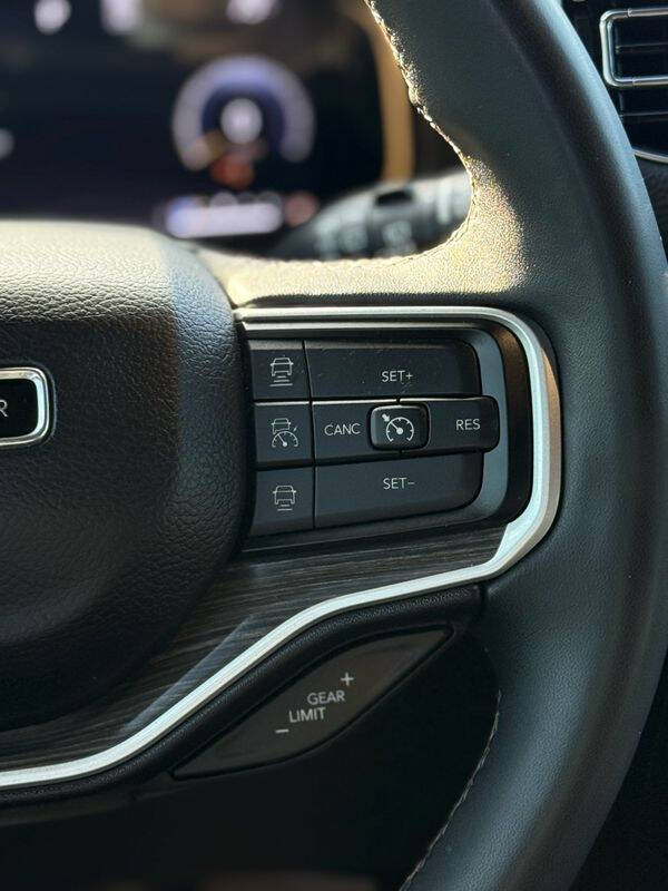 2023 Jeep Wagoneer L Series III