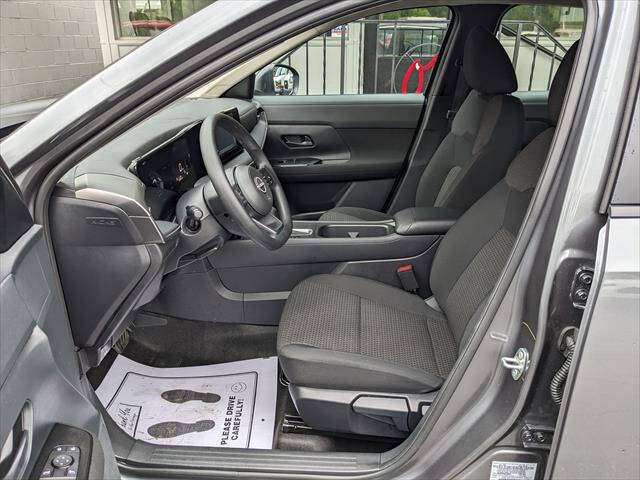 2025 Nissan Kicks S