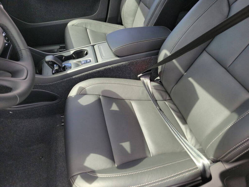 2026 Volvo XC40 B5 Core