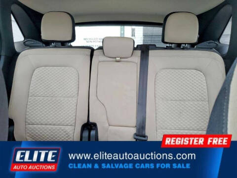 2020 Ford Escape SE