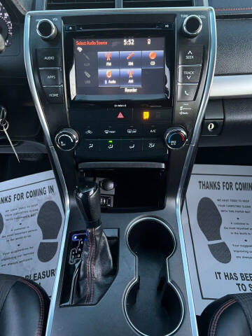 2017 Toyota Camry SE