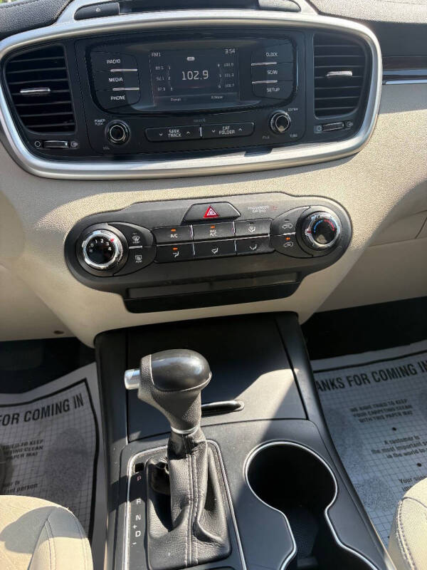 2017 Kia Sorento LX