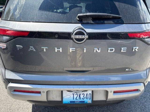 2022 Nissan Pathfinder SL