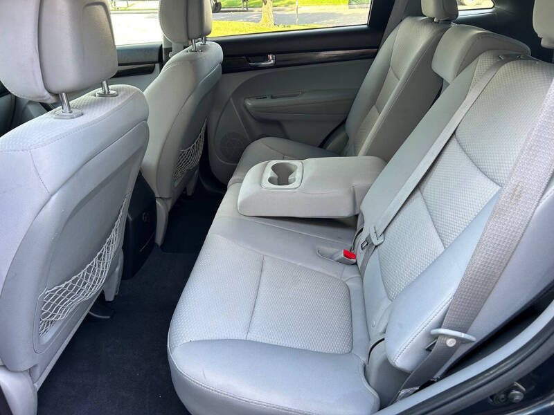 2012 Kia Sorento LX - Photo 17