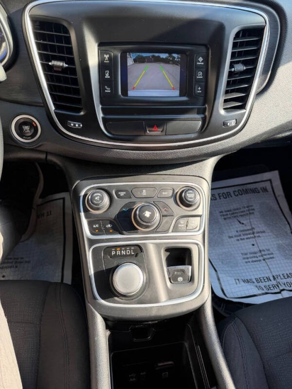 2016 Chrysler 200 Limited