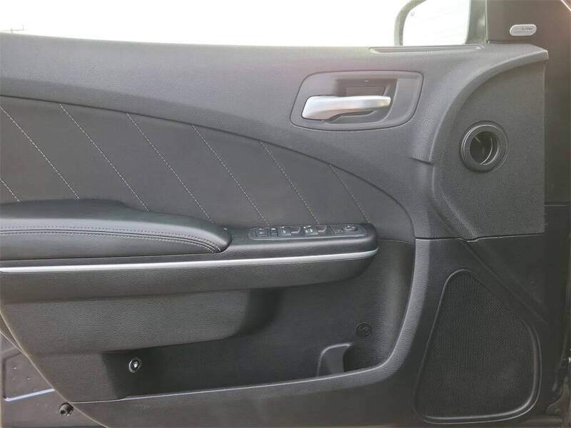 2016 Dodge Charger SXT