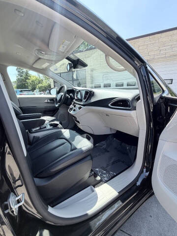 2023 Chrysler Pacifica Touring L