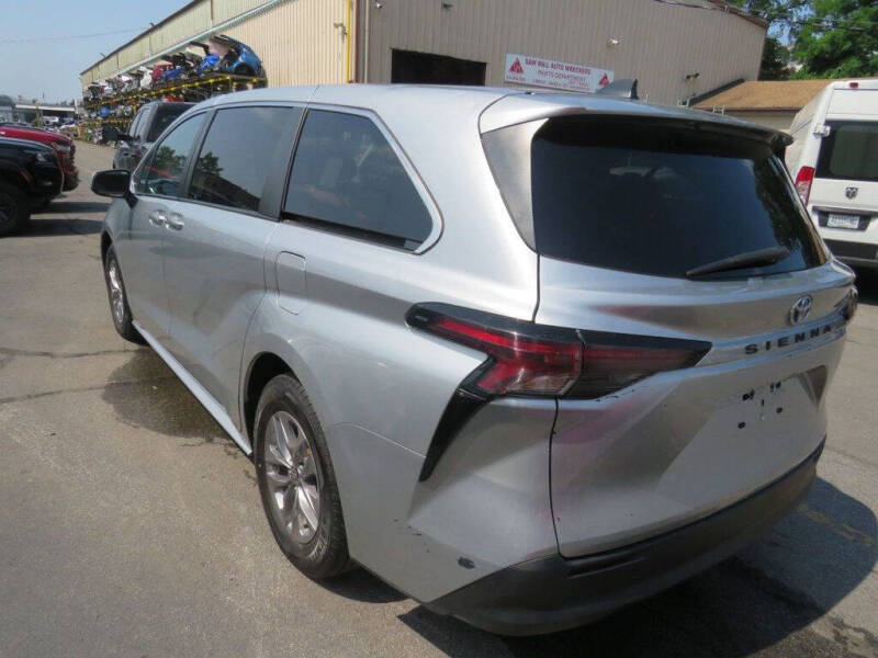 2023 Toyota Sienna LE 8-Passenger
