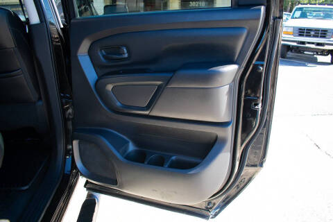 2017 Nissan Titan SV