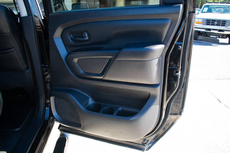 2017 Nissan Titan SV